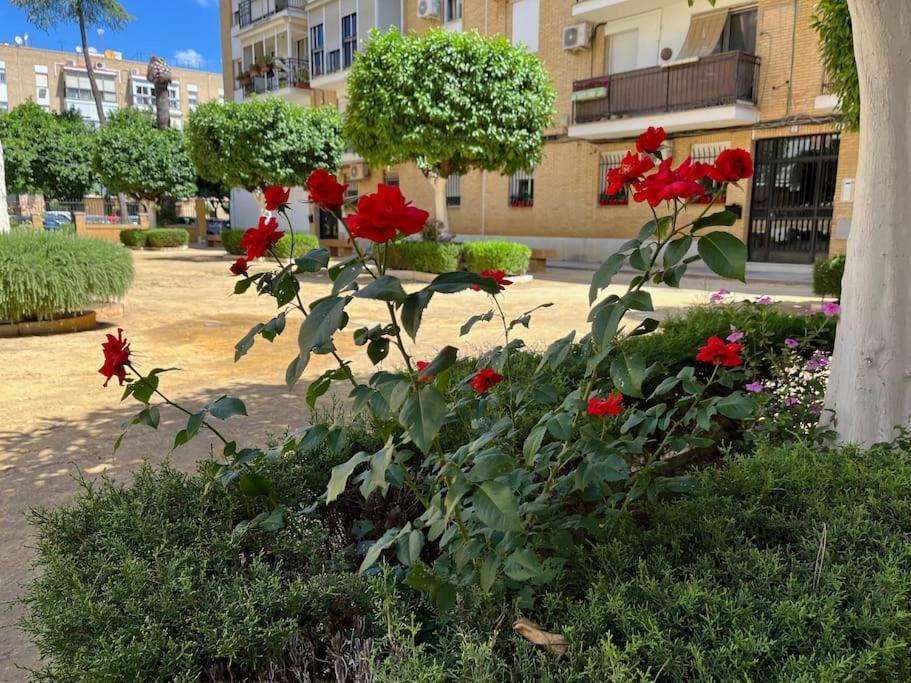 Triana Family Suites Sevilla Exterior foto