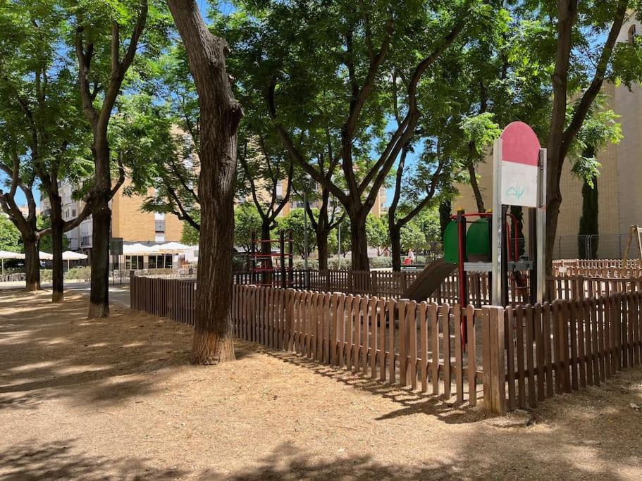 Triana Family Suites Sevilla Exterior foto